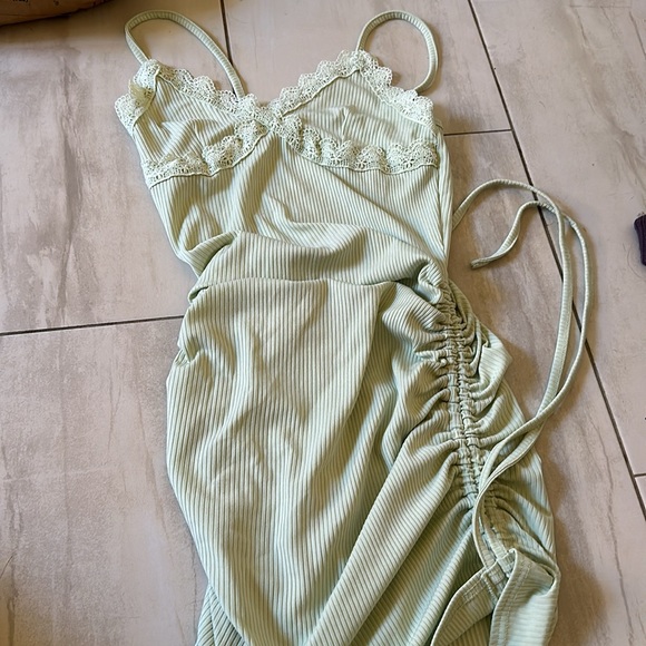 Mint colored dress - Picture 2 of 2